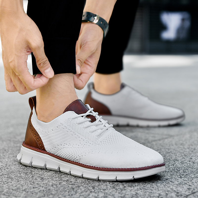 男性カジュアルシューズクラシック通気性ブローグフラットシュー - Casual Sneakers Men のレビューと価格