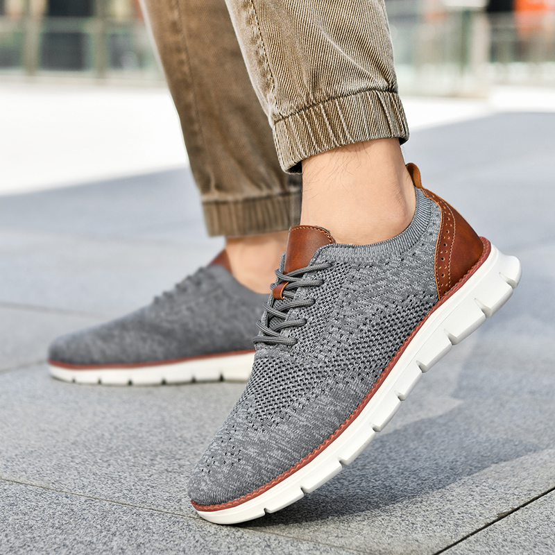 男性カジュアルシューズクラシック通気性ブローグフラットシュー - Casual Sneakers Men のレビューと価格